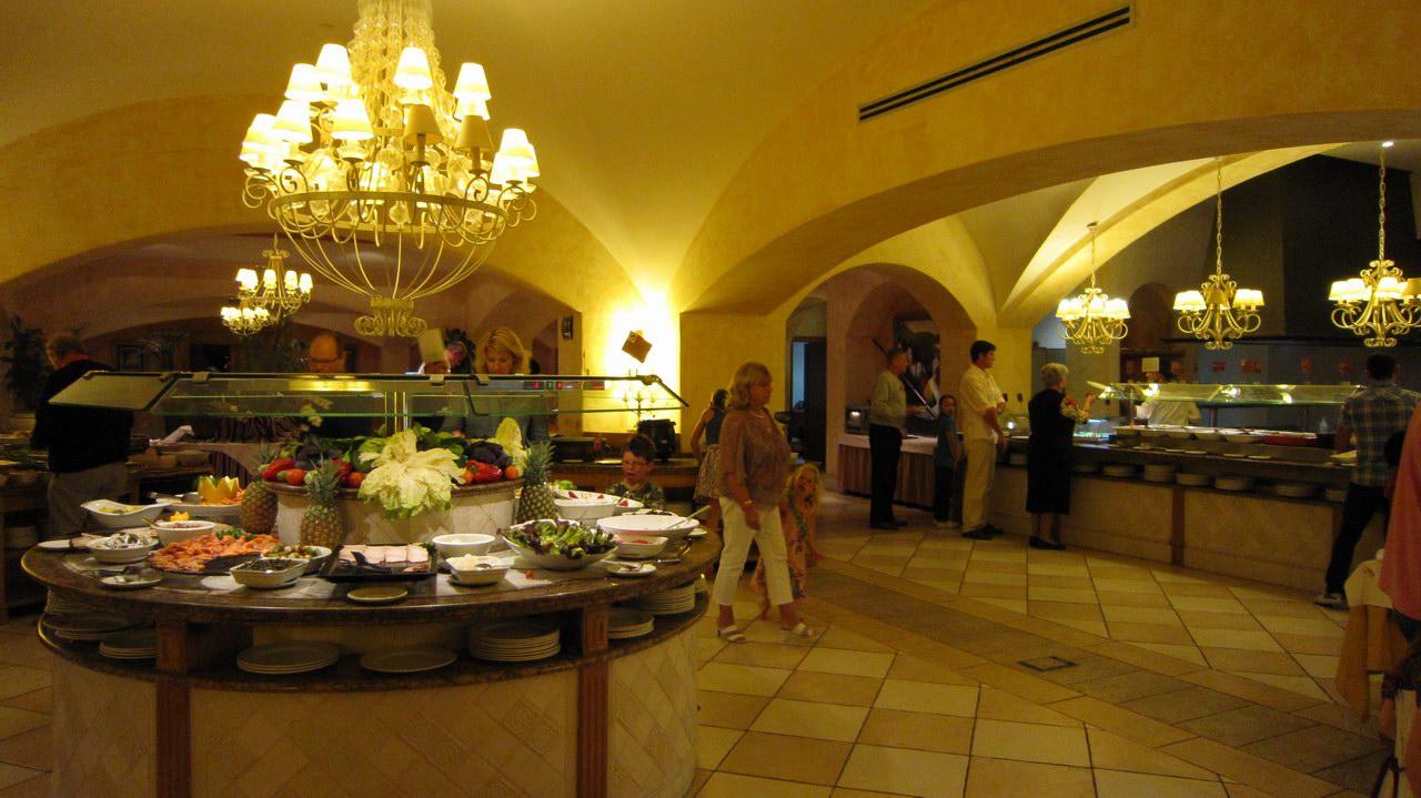 Dinner buffet at Los Arcos Sheraton Fuerteventura Golf & Spa Resort
