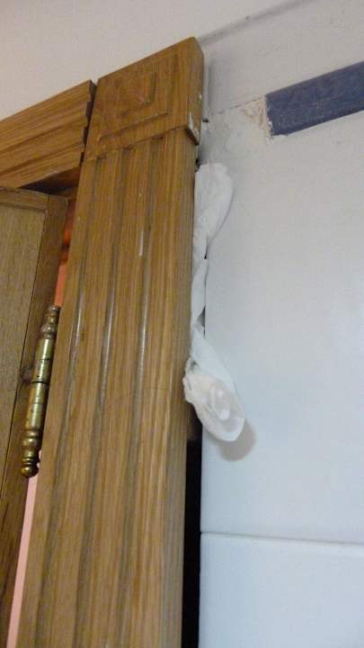 Zellstoff hinter dem Türrahmen im Bad Riviera Spa Resort - Adults Only