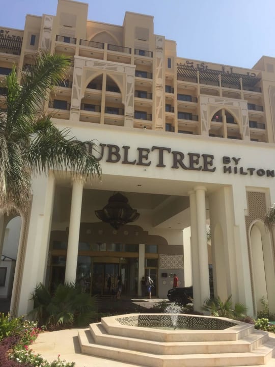 Eingang DoubleTree by Hilton Resort & Spa Marjan Island