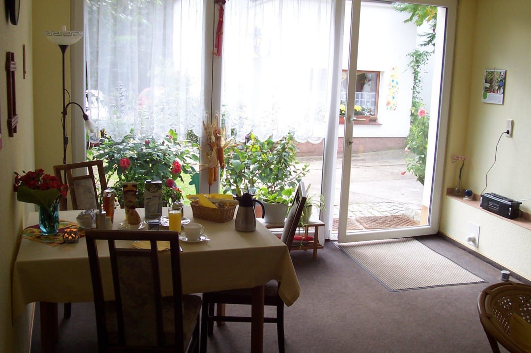Blick in den Frühstücksraum Pension Haus Friederike