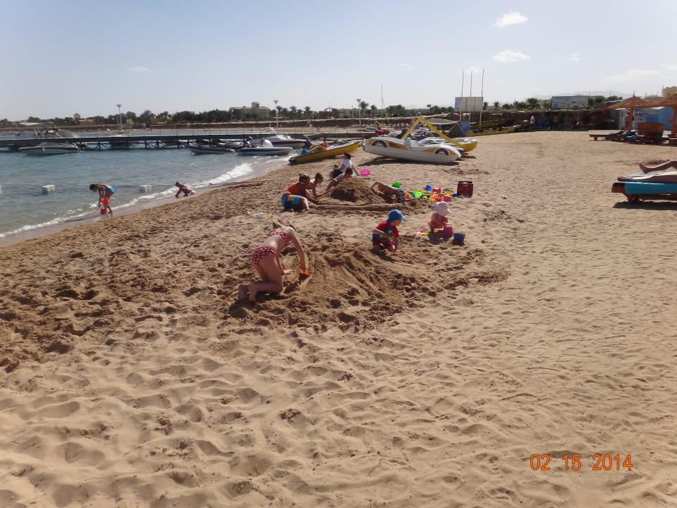 Море, песок, масса возможностей для творчества.... SUNRISE Royal Makadi Resort