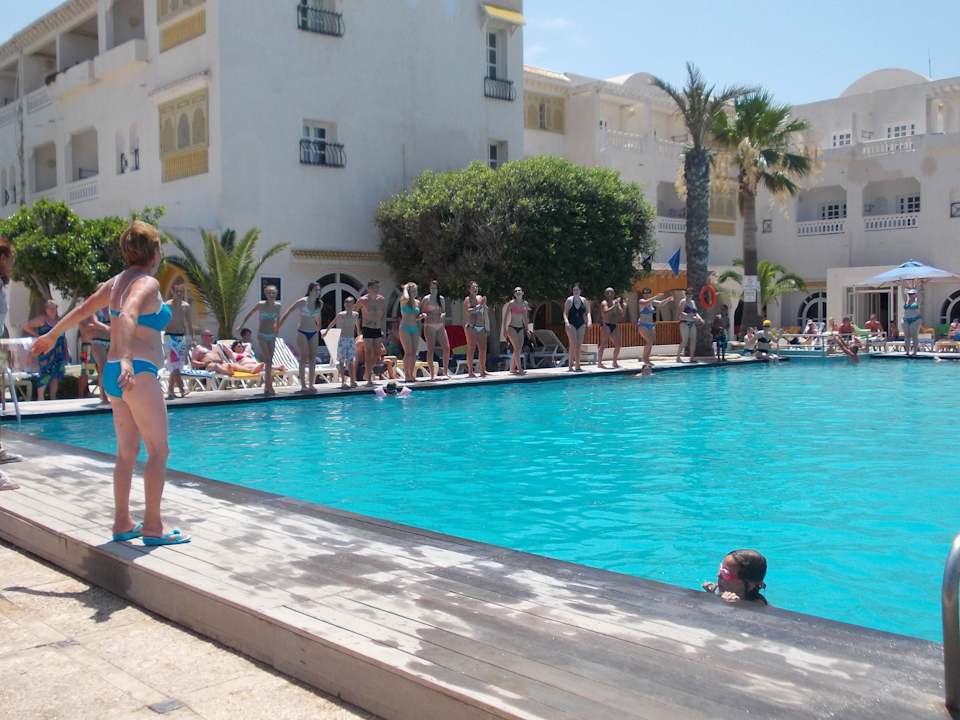 Taniec przy basenie Alassio Hotel and Thalasso