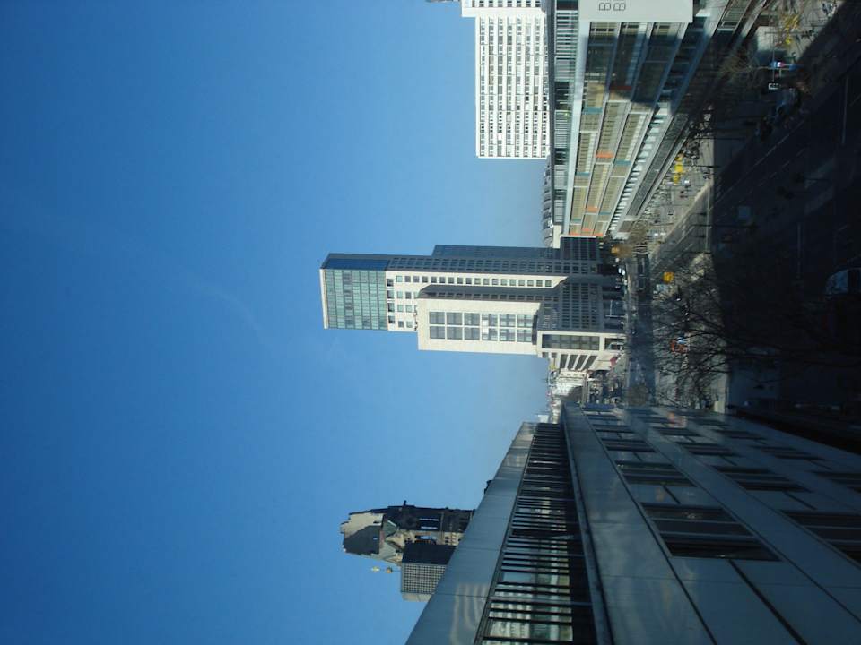 Панорама из окна Hotel Palace Berlin