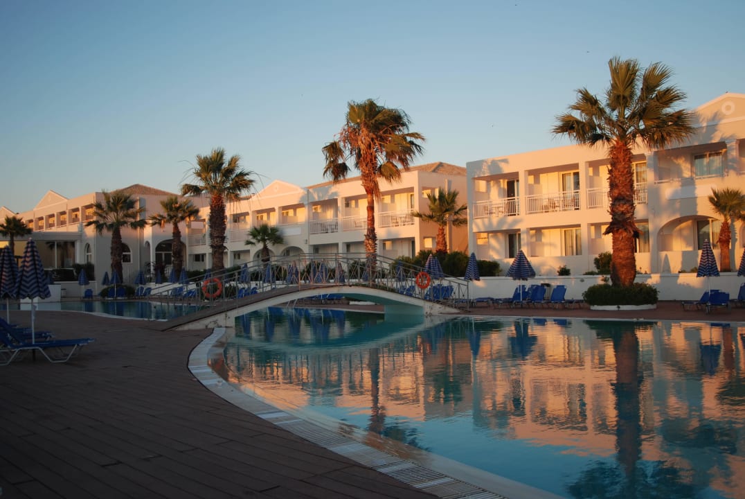 Teren hotelu Sandy Beach Resort
