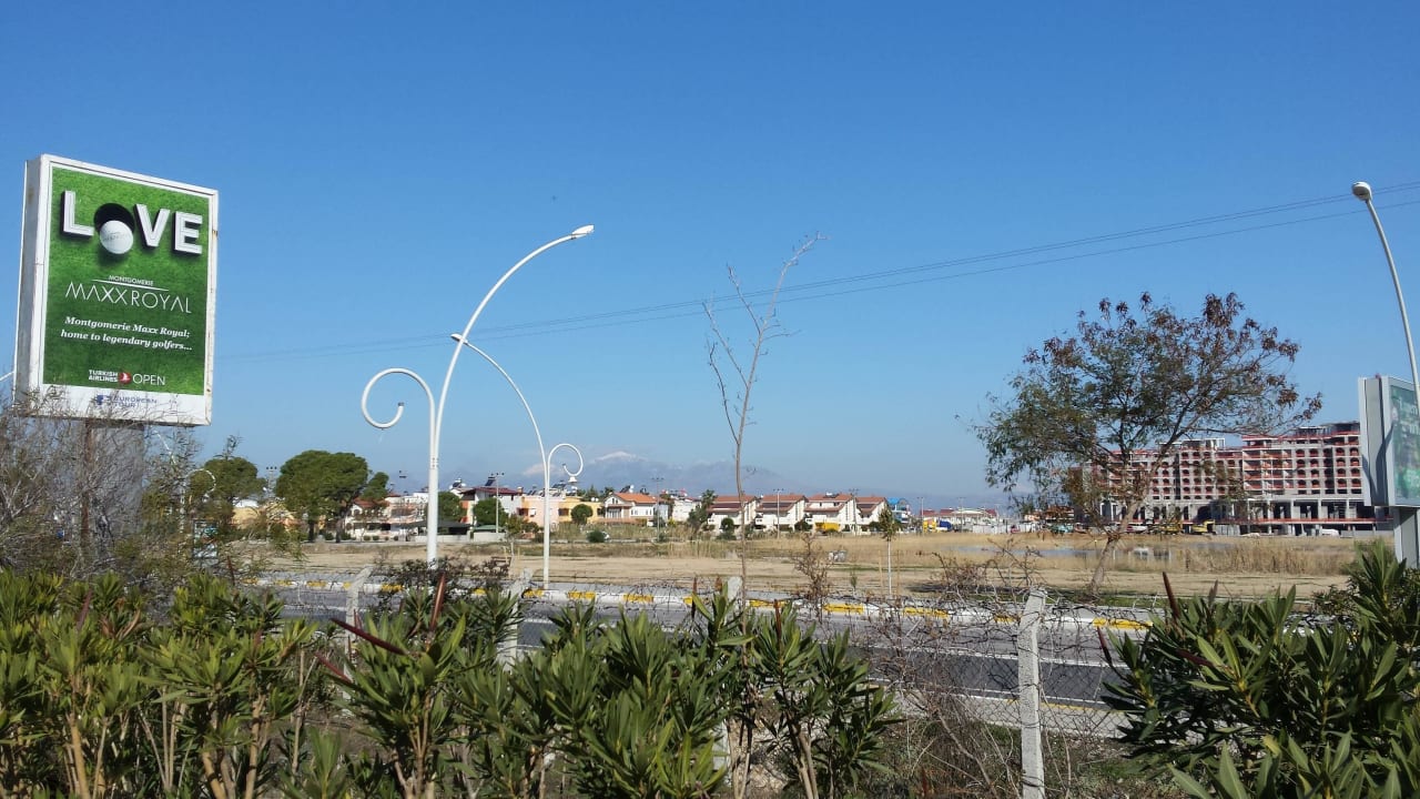 Blick auf die Umgebung ausserhalb des Hotelgelände Maxx Royal Belek Golf Resort