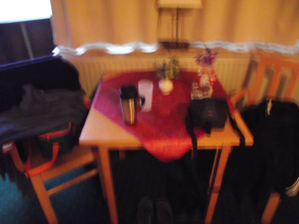 Tisch vorm Fenster Landhotel Magdalenenhof