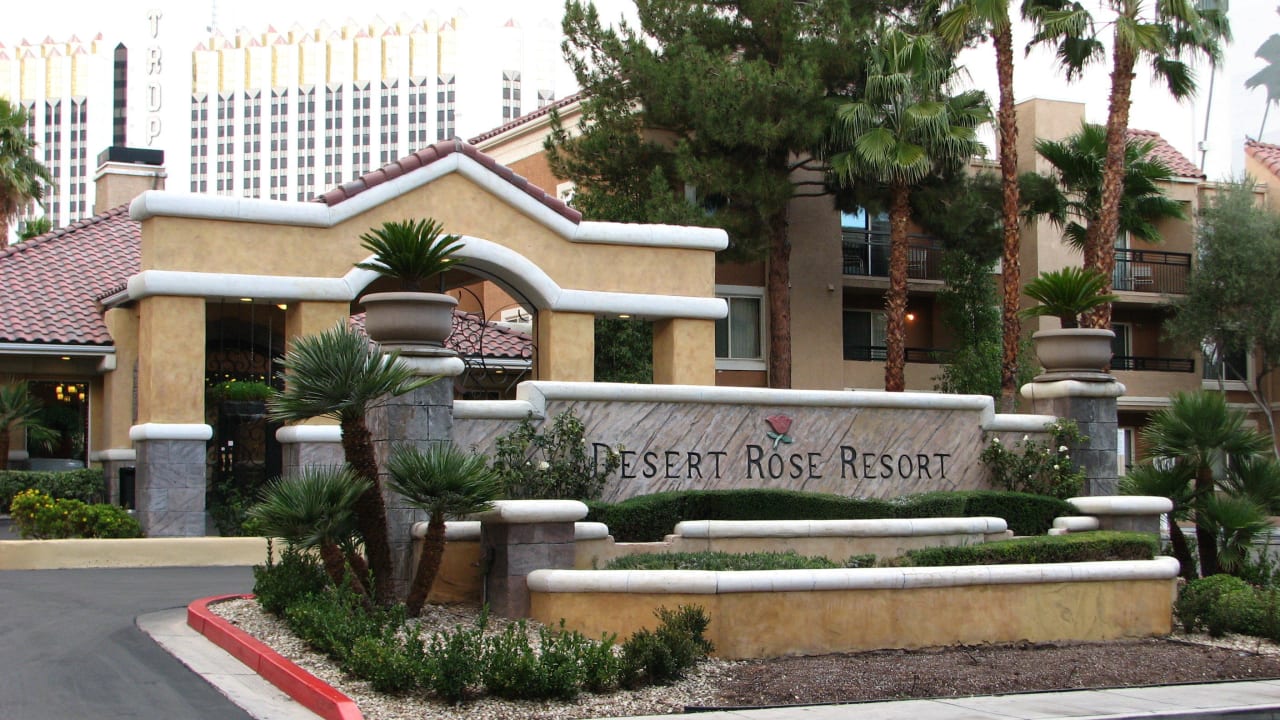 Eingang Hotel Desert Rose Resort