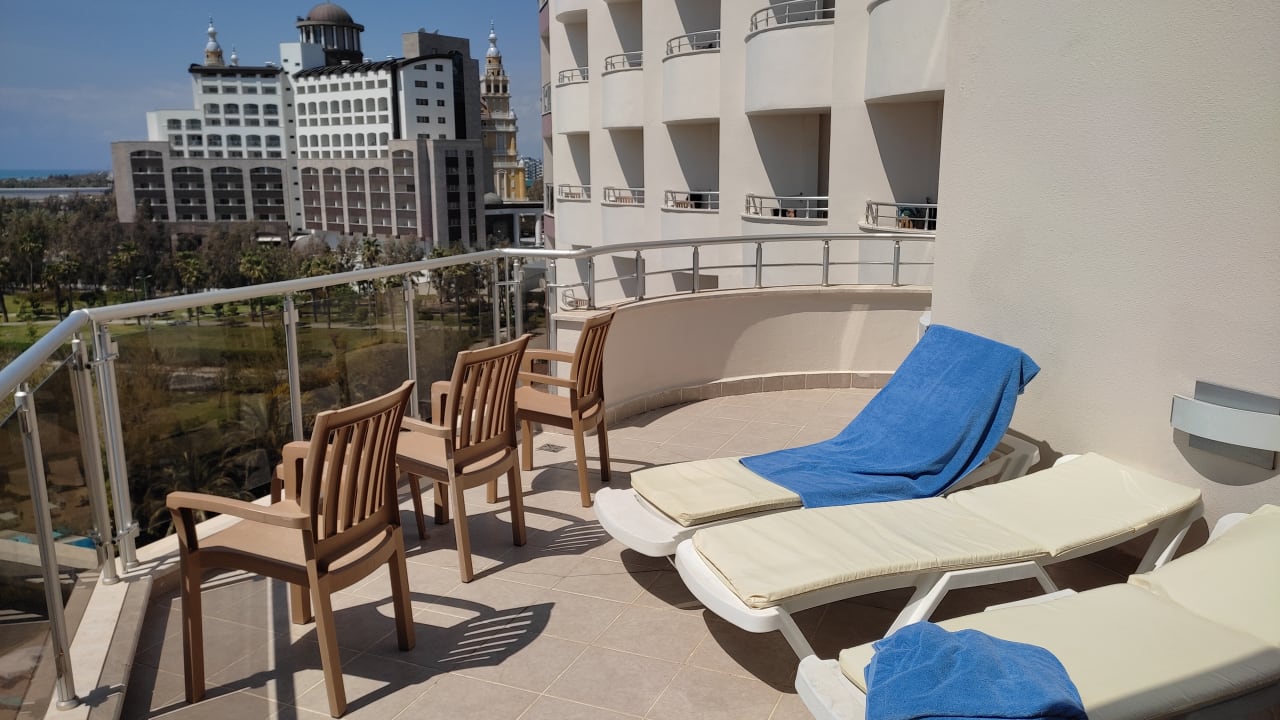 Zimmer Saturn Palace Resort Hotel