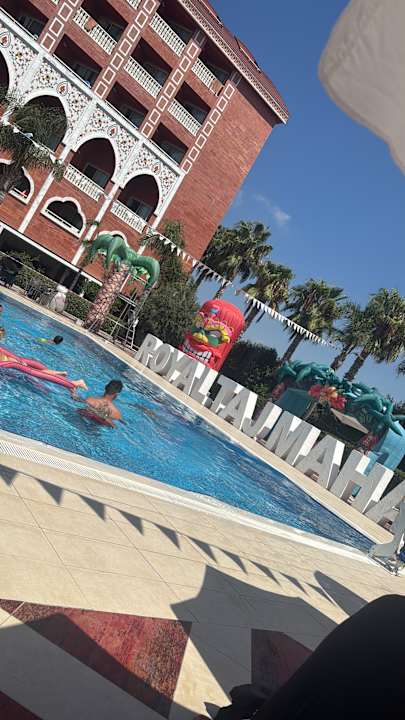 Außenansicht Royal Taj Mahal Hotel