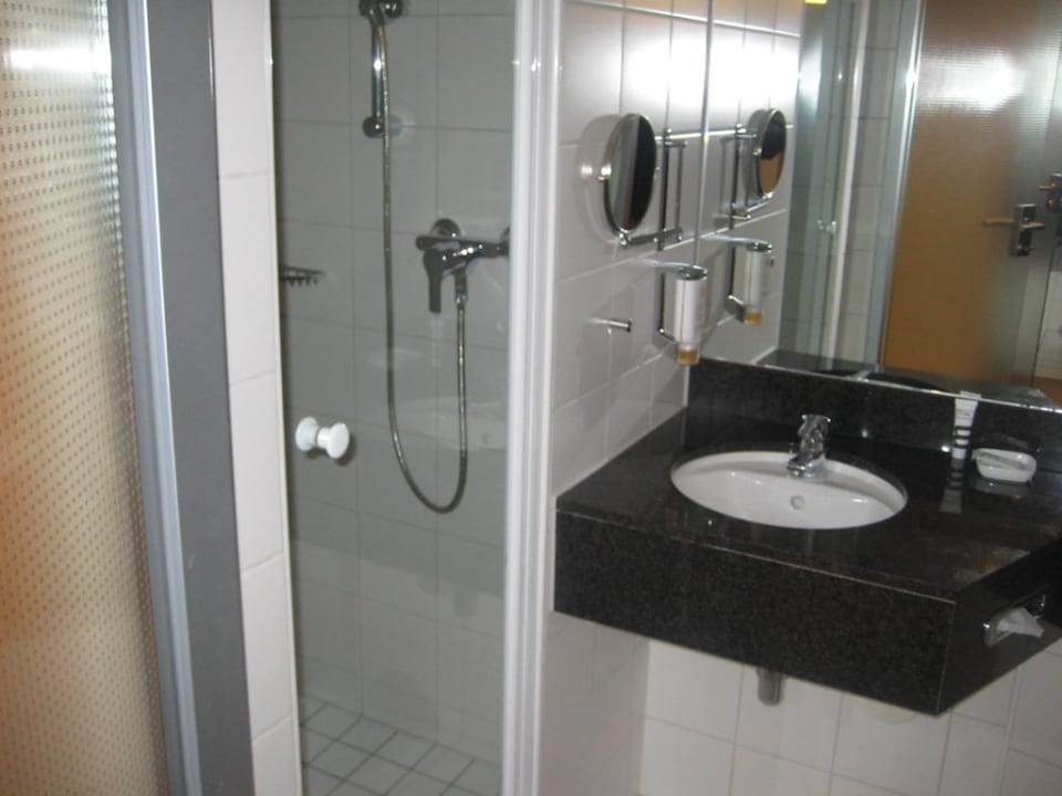 Blick ins kleine Bad Mercure Hotel Mannheim am Rathaus