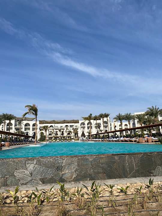 Pool Serry Beach Resort