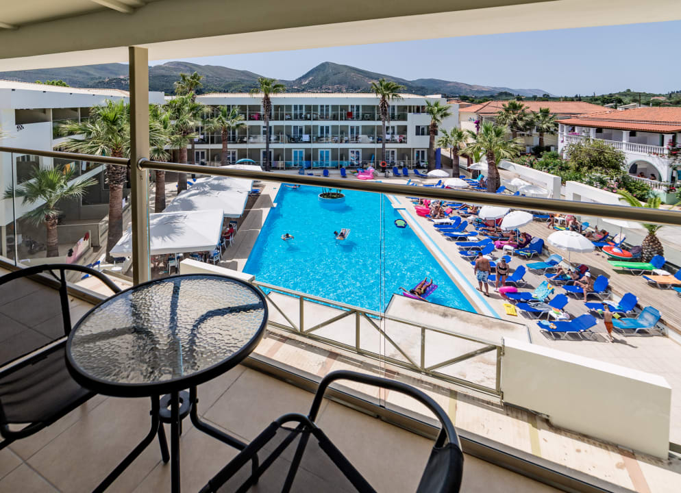 Pool Cameo Beach Resort