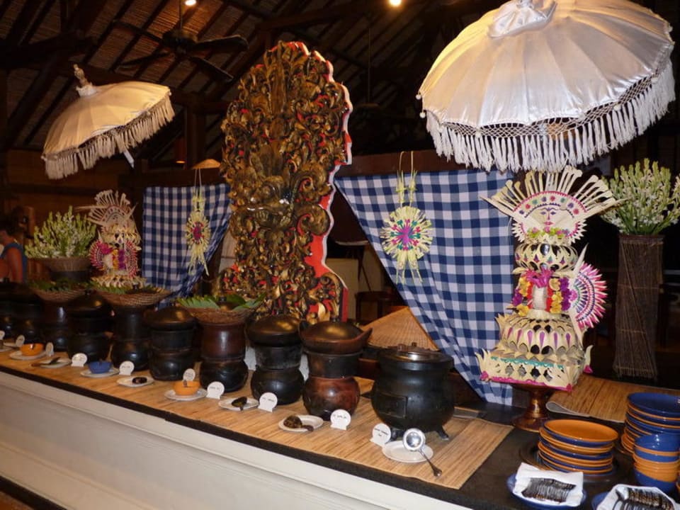 Balinesiches Buffet Novotel Bali Benoa Hotel