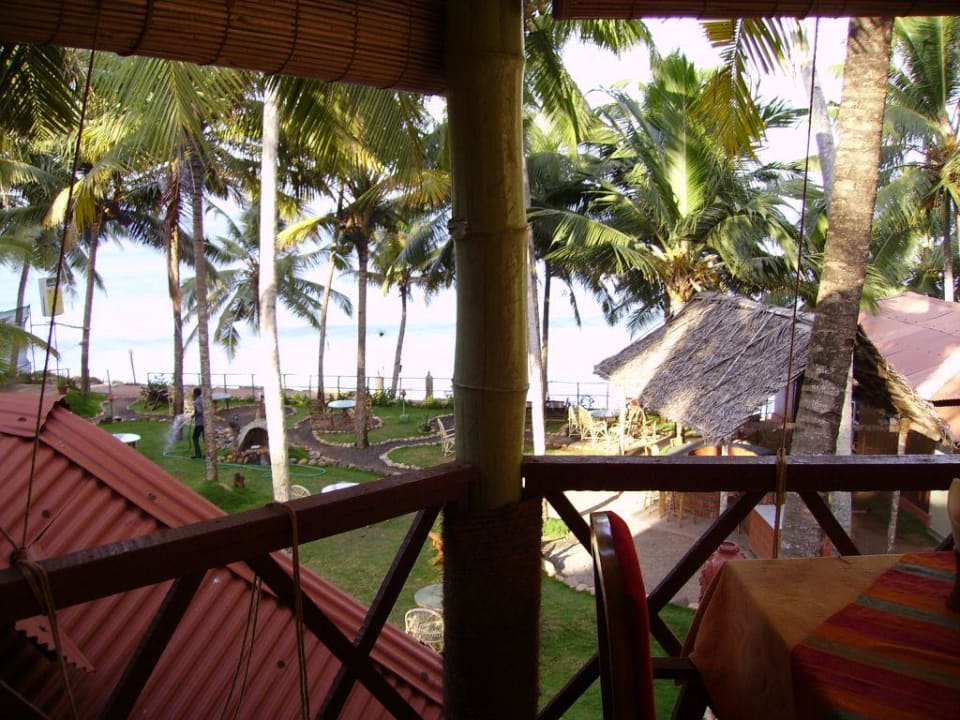 Blick auf den Garten Hotel Krishnatheeram Ayurveda Beach Resort