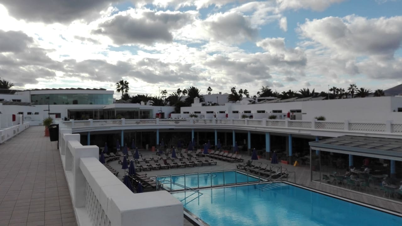 Oben ringsum Zimmer  Hotel Las Costas