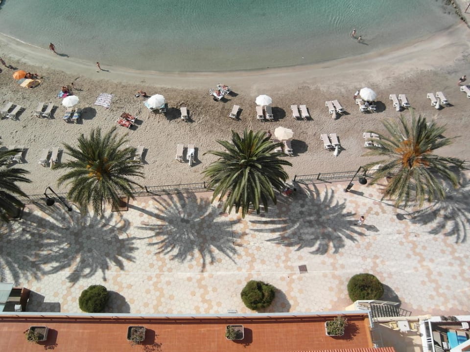 Ausblick vom Balkon auf die Promenade Hotel Ibiza Playa