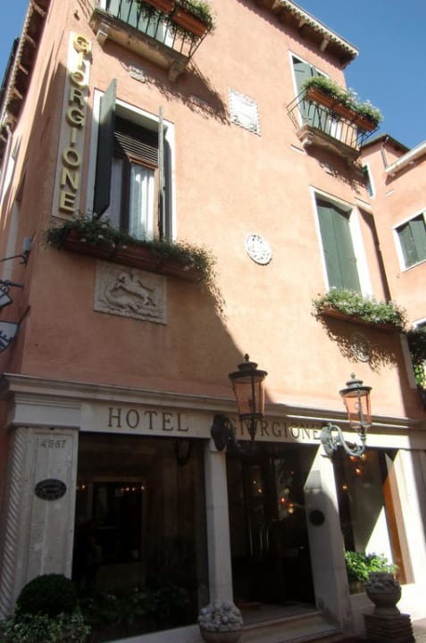 Eingang Hotel Giorgione