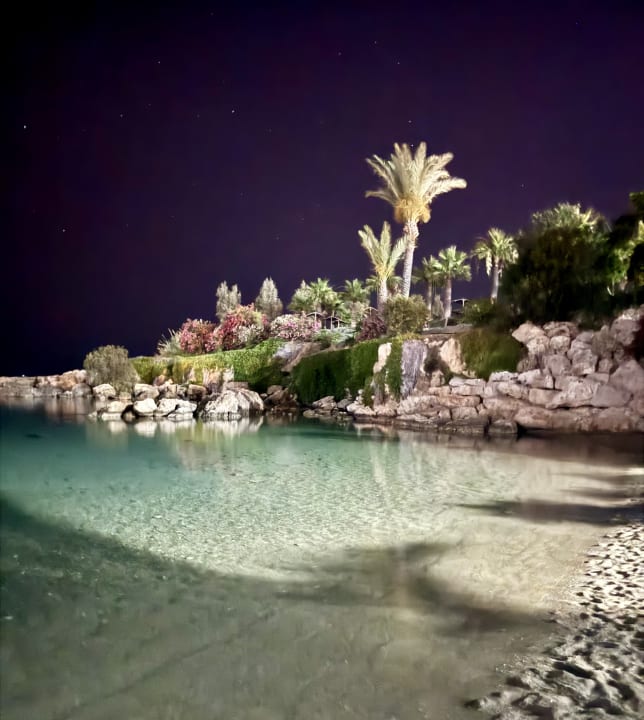 Strand Crystal Springs Beach Hotel