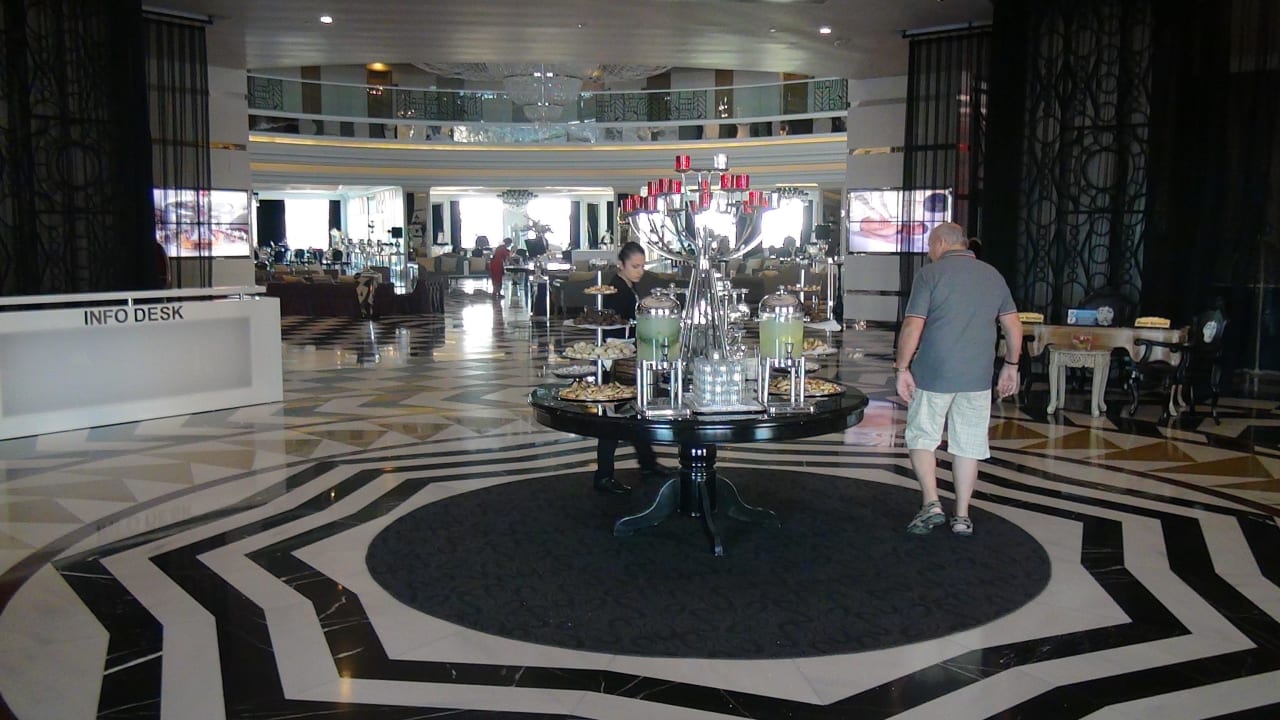 Schöner Eingang Hotel Delphin Imperial
