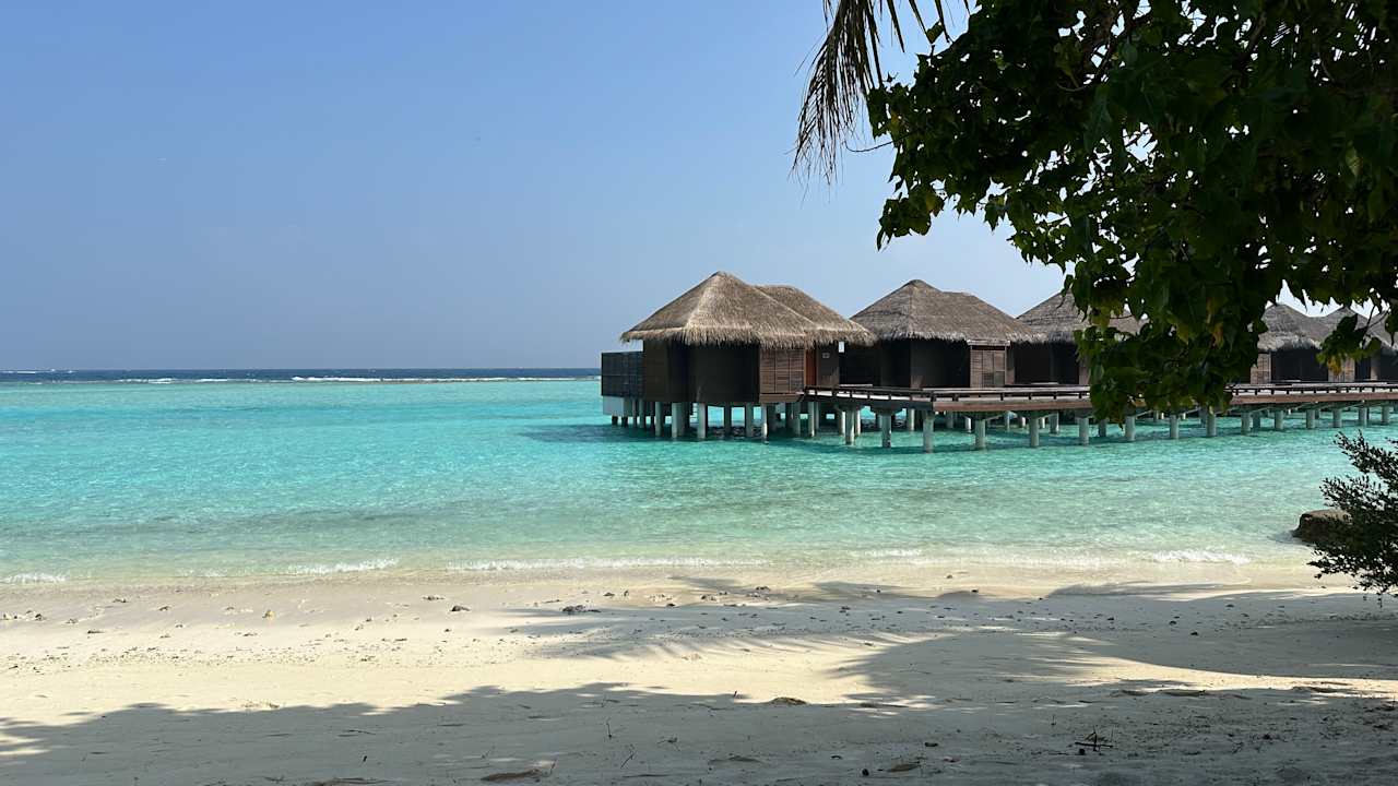 Strand Sheraton Maldives Full Moon Resort & Spa