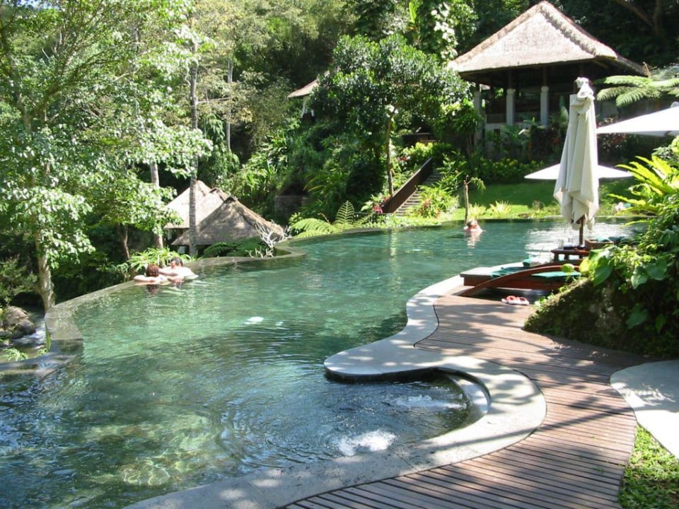 Einer der beiden Pools Maya Ubud Resort & Spa Bali