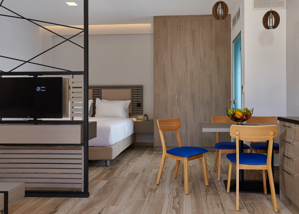 Zimmer Seascape Luxury Residences