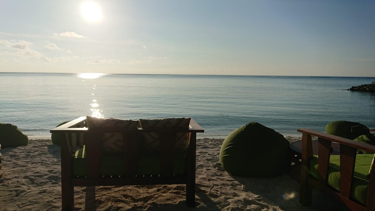 Sitzen,direkt am Meer Summer Island Maldives
