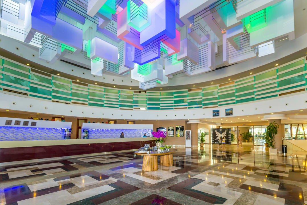 Lobby VONRESORT Golden Coast