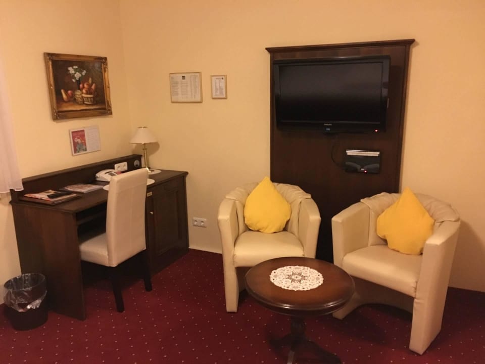 Sitzgelegenheiten, TV mit DVD Klassik Hotel am Tor