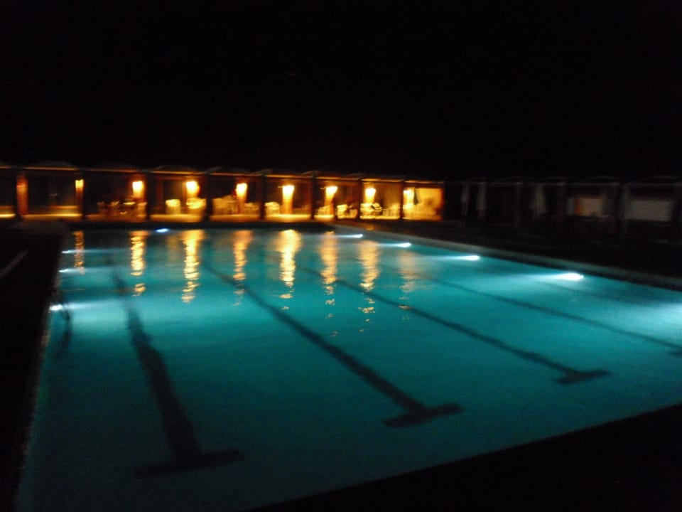 Pool am Abend Civitel Creta Beach