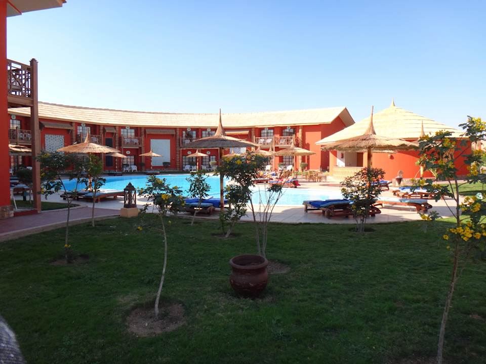 Pool mit Poolbar Pickalbatros Alf Leila Wa Leila Resort - Neverland Hurghada