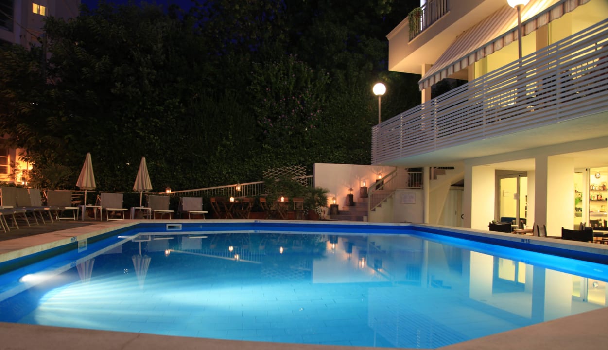 Piscina Hotel Mona Lisa