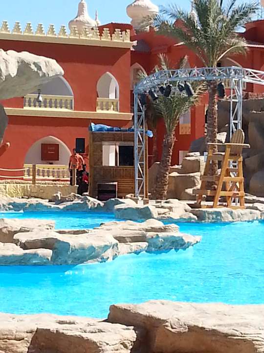 Poolanlage im Hotel Pickalbatros Alf Leila Wa Leila Resort - Neverland Hurghada