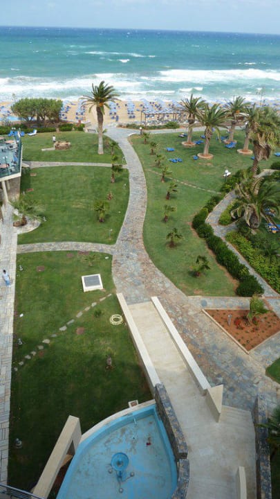 Der Weg zum Strand Calimera Sirens Beach