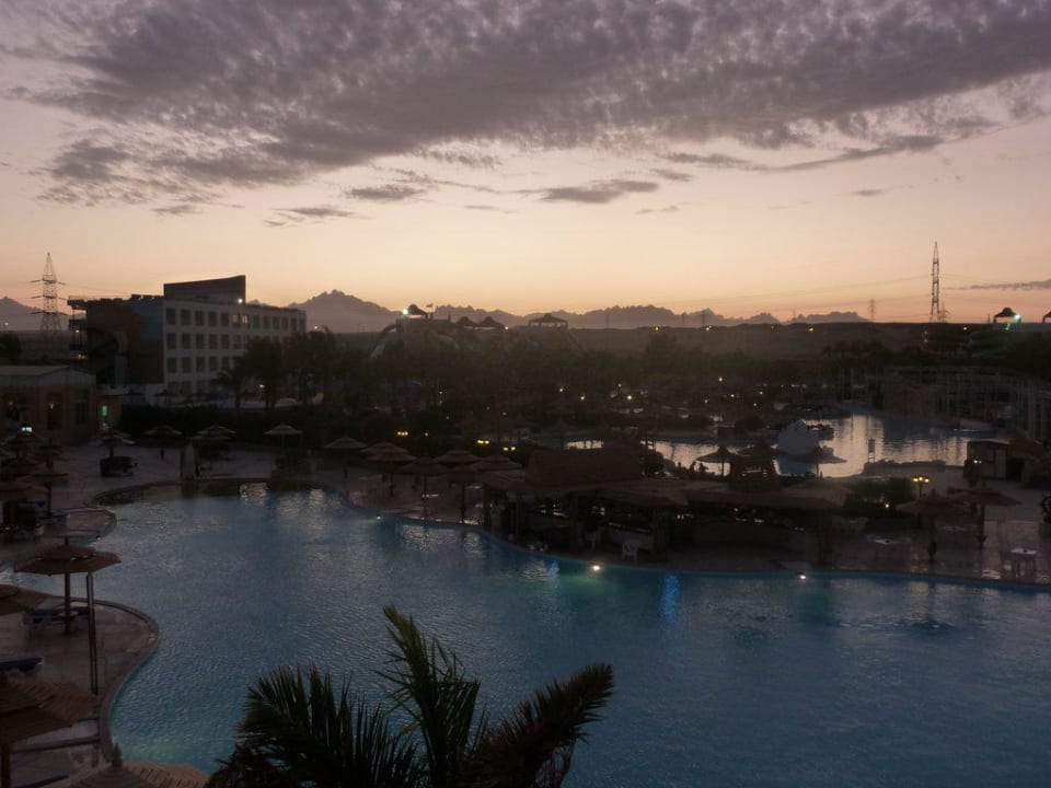 Закат Titanic Resort & Aqua Park