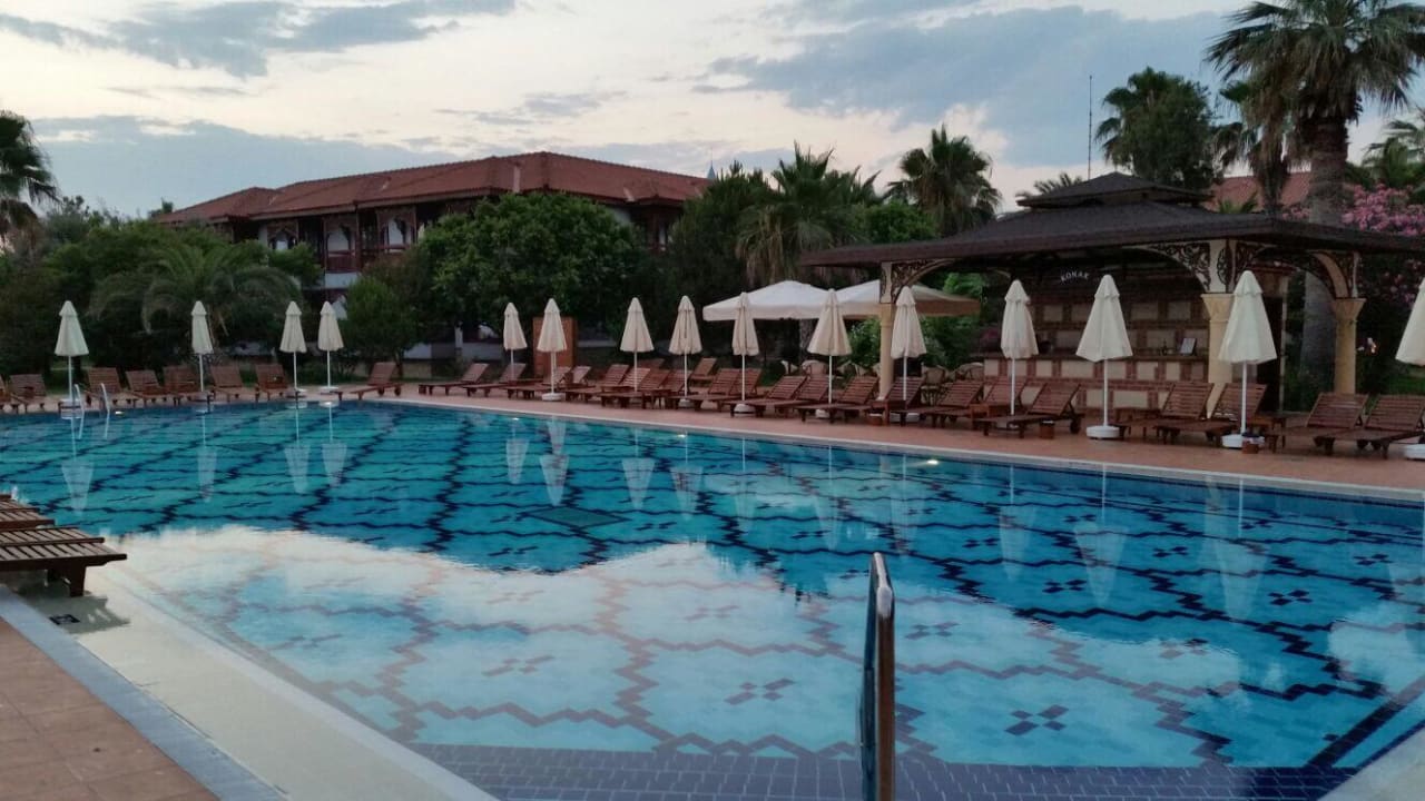 Ruhe Pool Ali Bey Club