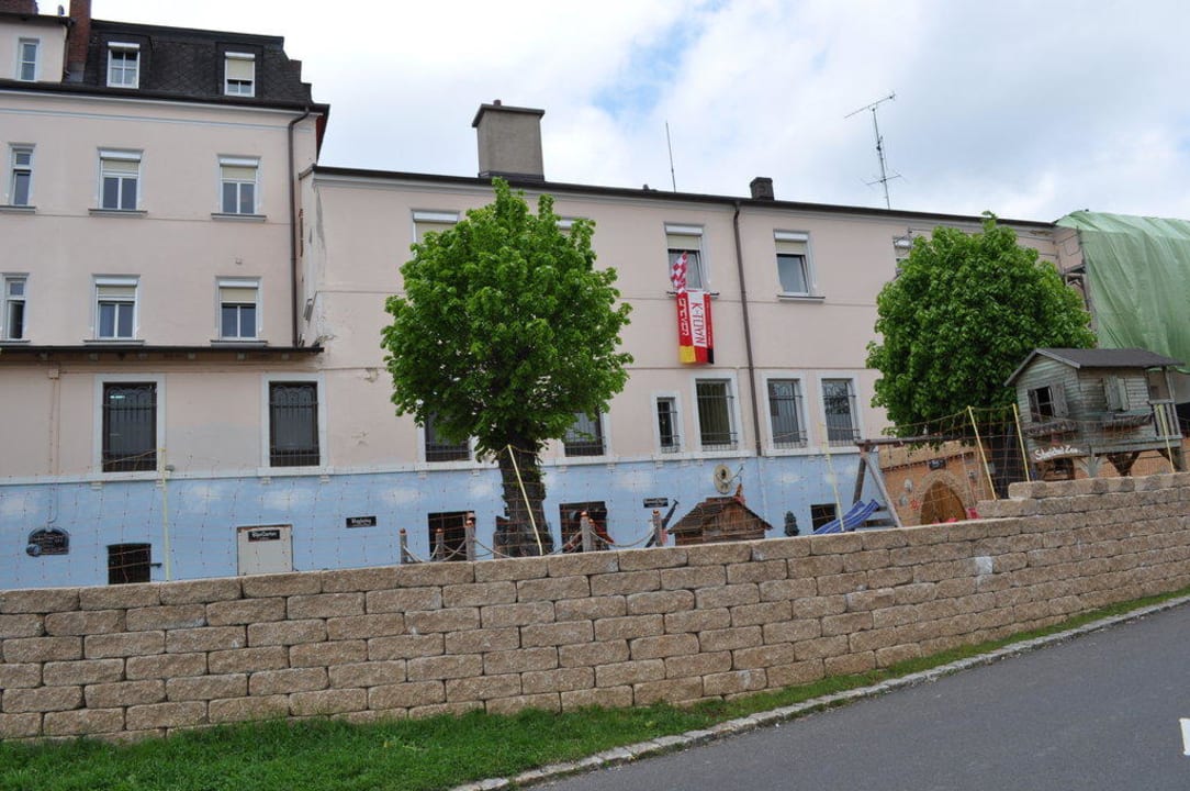 Vom Parkplatz aus Hotel Meister Bär