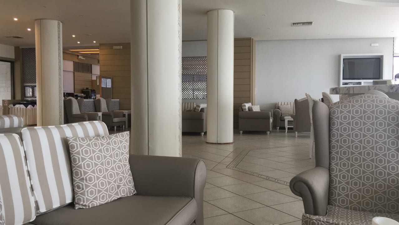 Lobby Civitel Creta Beach