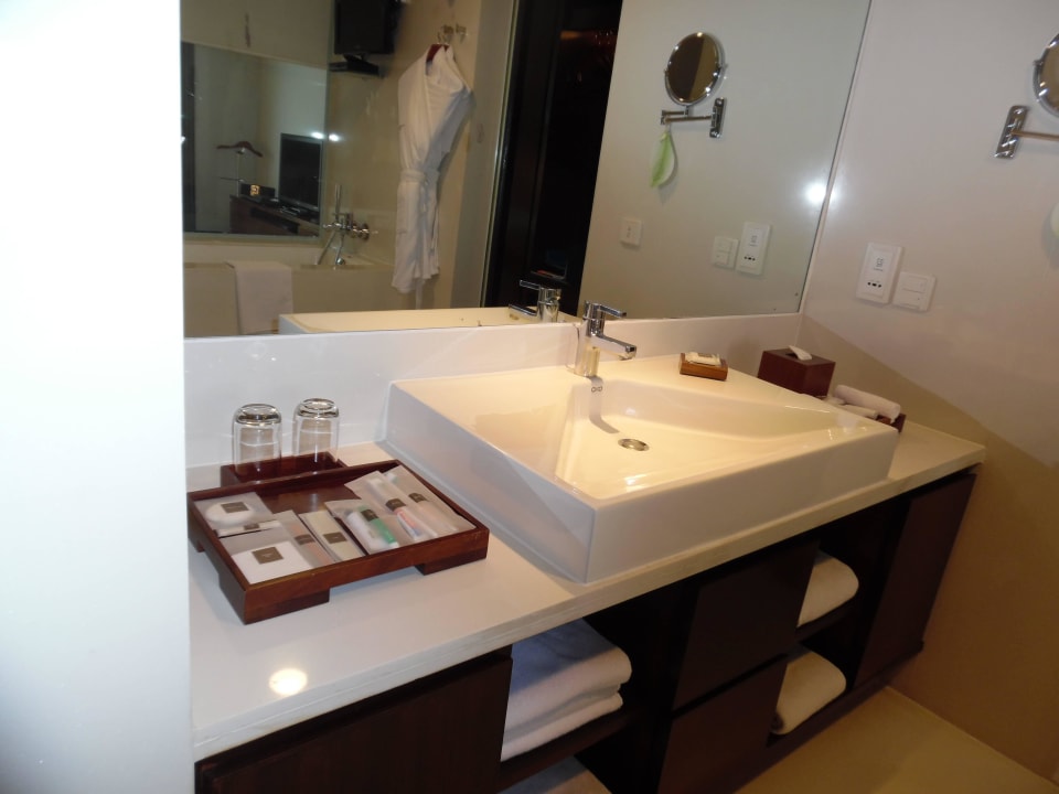 Junior Suite 1001 - Waschbecken Hotel Swissôtel Kolkata