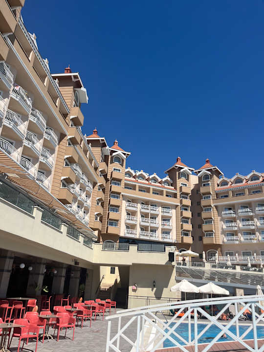 Pool Side Mare Resort & Spa