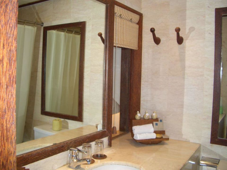 Badezimmer-Ecke Superior-Zimmer Novotel Bali Benoa Hotel