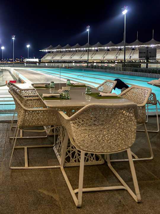 Ausblick beim Abendessen W Abu Dhabi - Yas Island