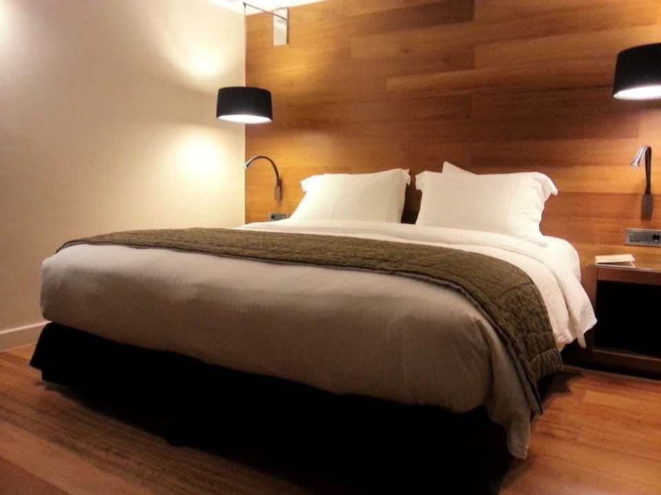 Blick auf Doppelbett Hotel Samaria