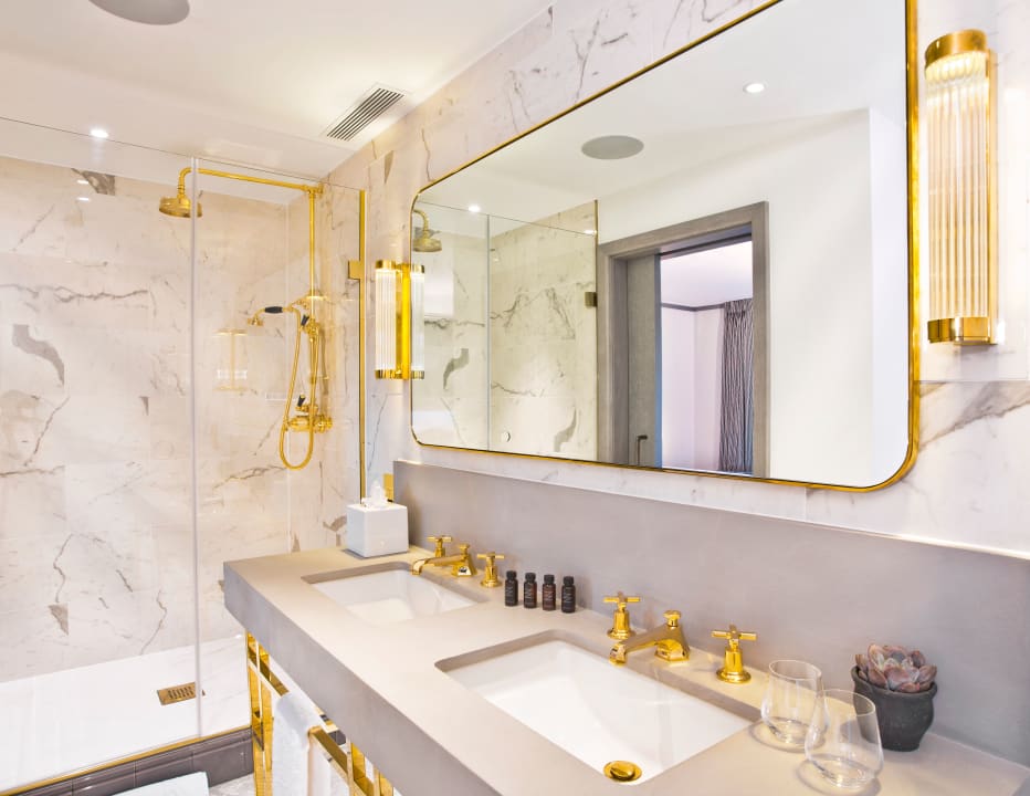 Zimmer Hart Shoreditch Hotel London, Curio Collection by Hilton