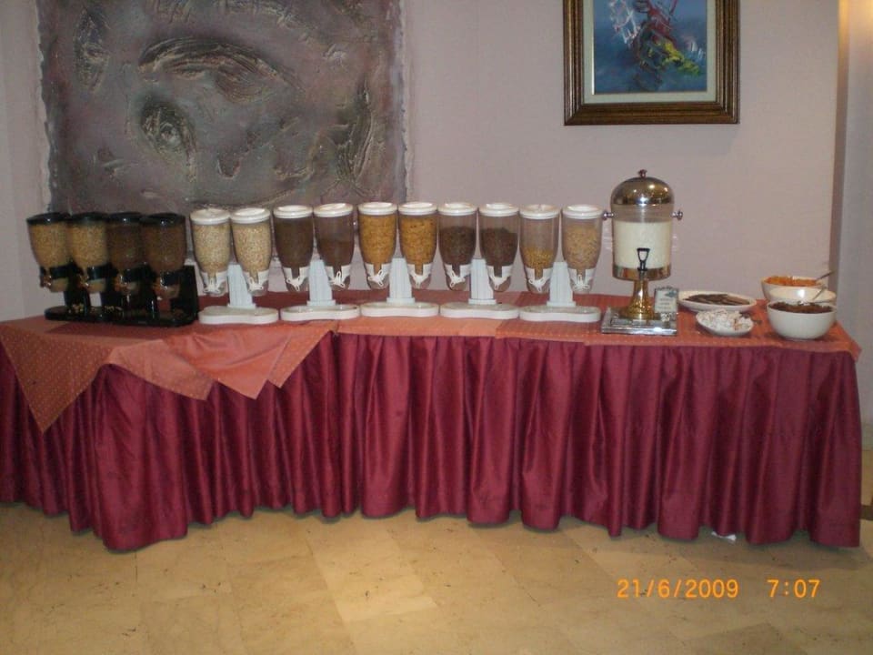 Kleiner Frühstücksausschnitt  Alba Resort Hotel