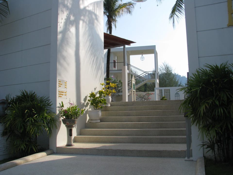 Eingang zum Neubau The Briza Beach Resort Khaolak
