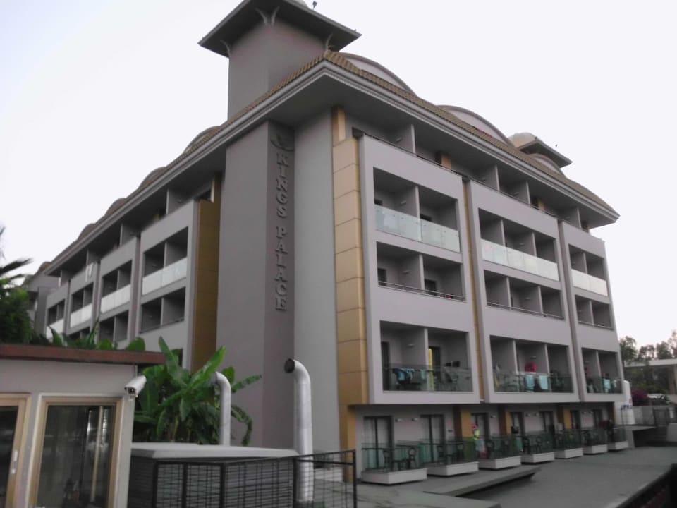 Blick aufs Hotel Aydinbey Kings Palace & Spa