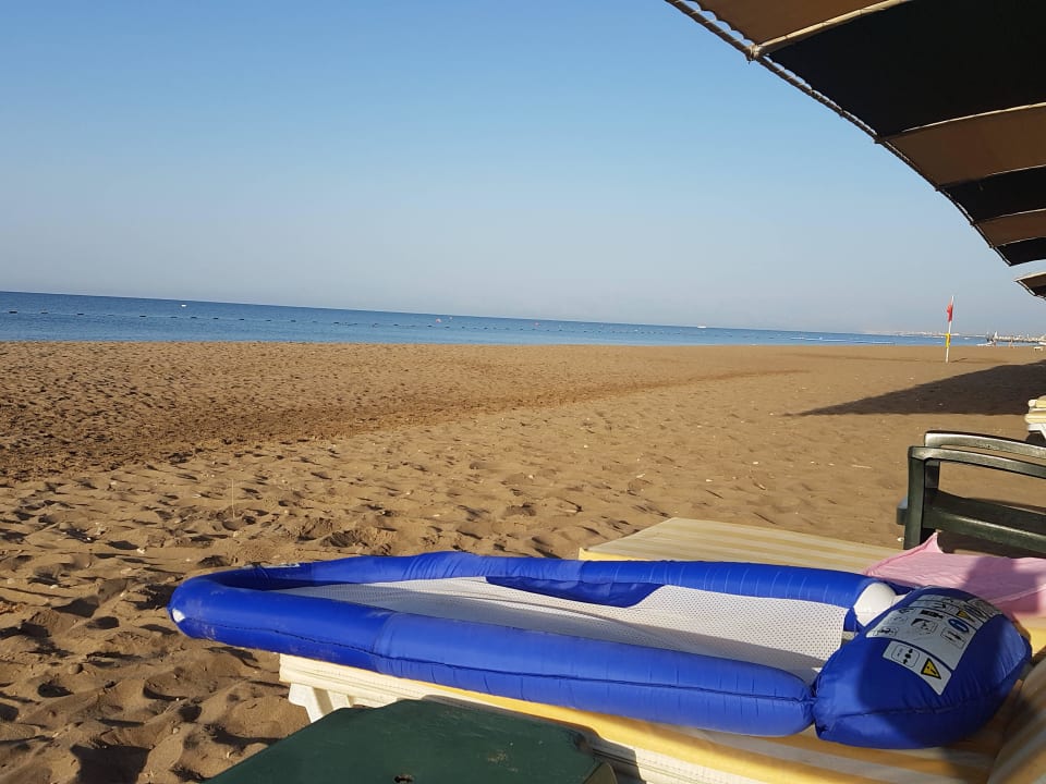 Schöner Sandstrand Belconti Resort Hotel