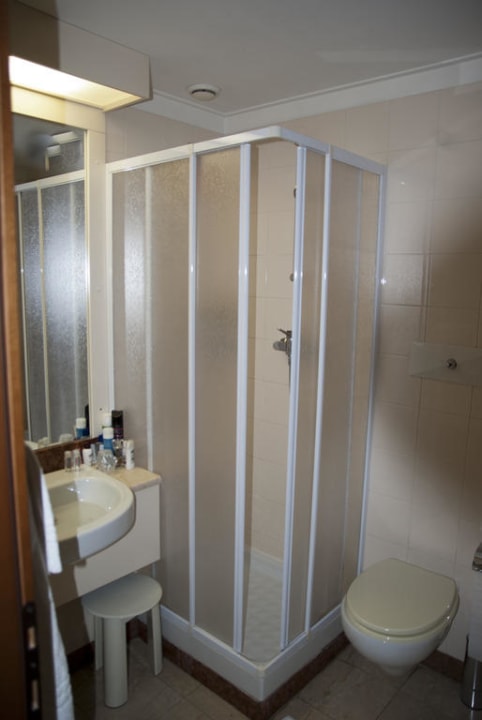 Blick ins Bad Hotel Everest