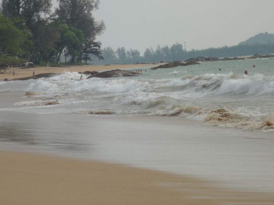 Hohe Wellen The Briza Beach Resort Khaolak